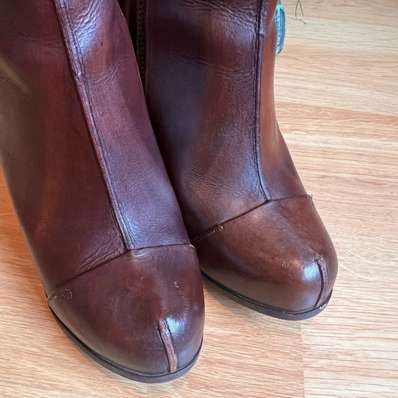 Timberland - Heeled Dark Brown Leather Boots Mid-Calf Height - Size 8 - Picture 3 of 16